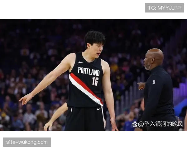 现代NBA进攻节奏控制成为关键 阵型压缩与攻防转换速度决定胜负 现代NBA进攻节奏控制成为关键 阵型压缩与攻防转换速度决定胜负